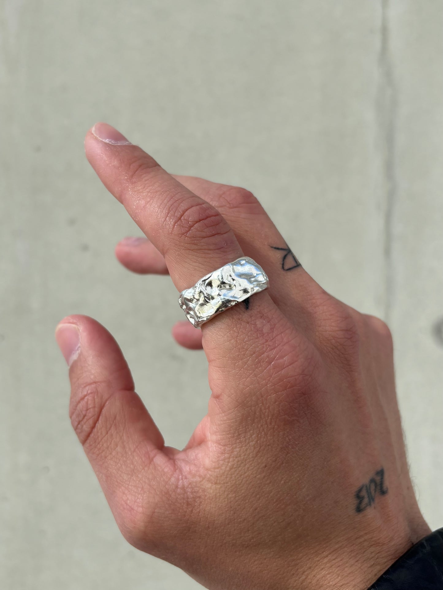 IRA BAND RING