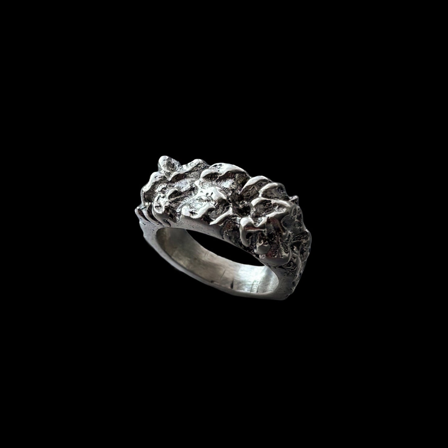 ĒNIA SIGNET RING